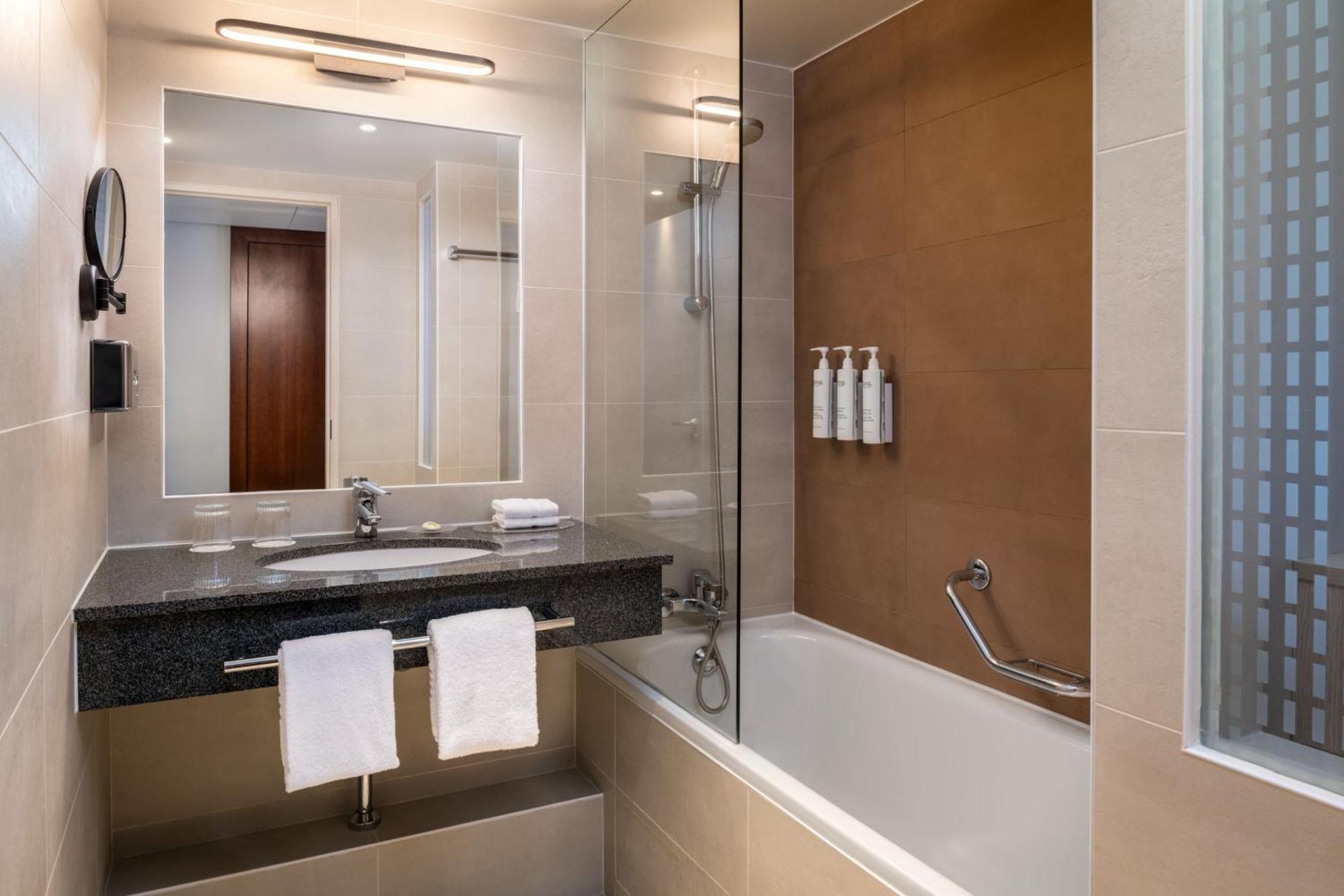 Courtyard By Marriott Paris La Defense West - Colombes Otel Bois-Colombes Dış mekan fotoğraf