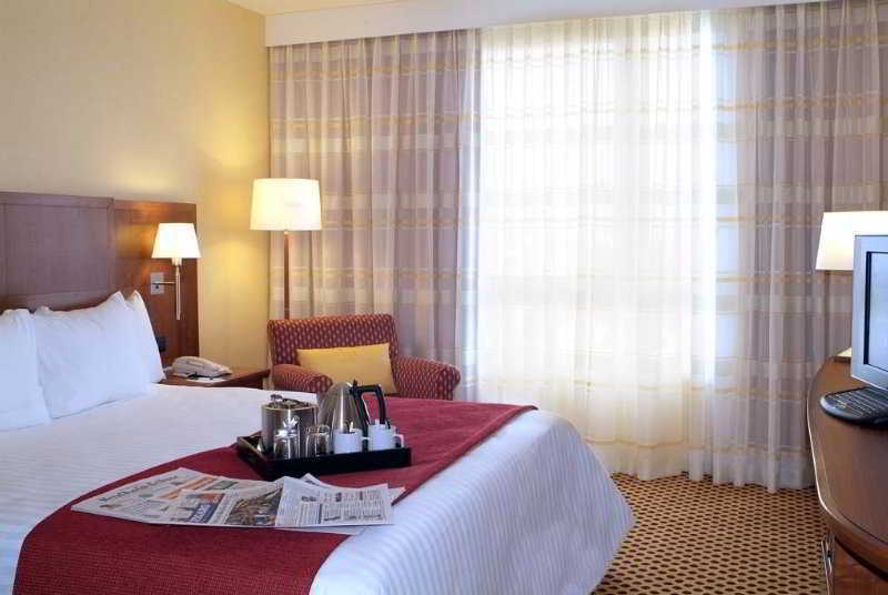Courtyard By Marriott Paris La Defense West - Colombes Otel Bois-Colombes Dış mekan fotoğraf